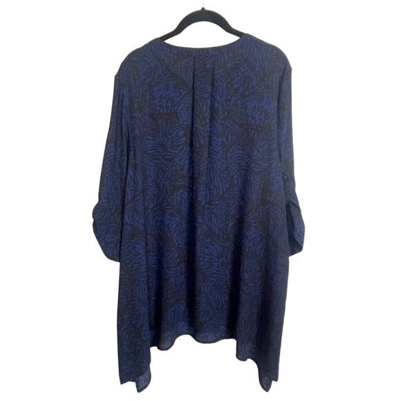 Torrid Top Women's  Sz 1 3/4 Tab‎ Sleeves Blue Black Tunic Career V-Cutout - Picture 6 of 7